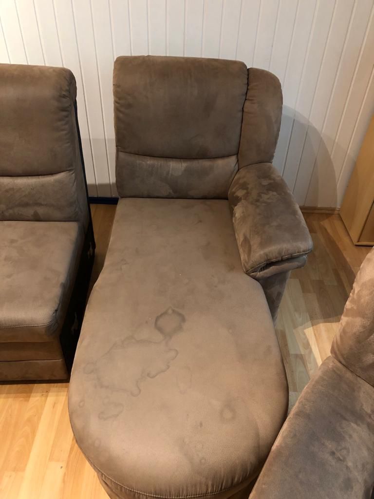 Vorher: Couch · Stoff vor der Reinigung