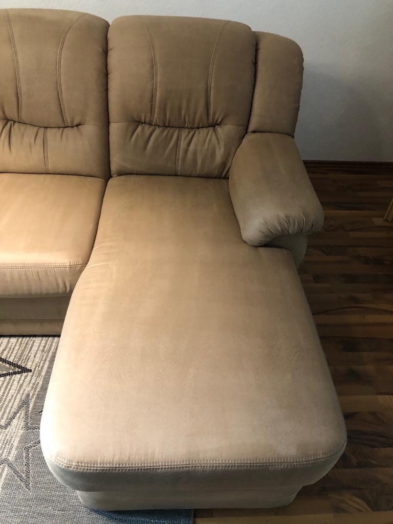 Gereinigtes Sofa mit Récamiere