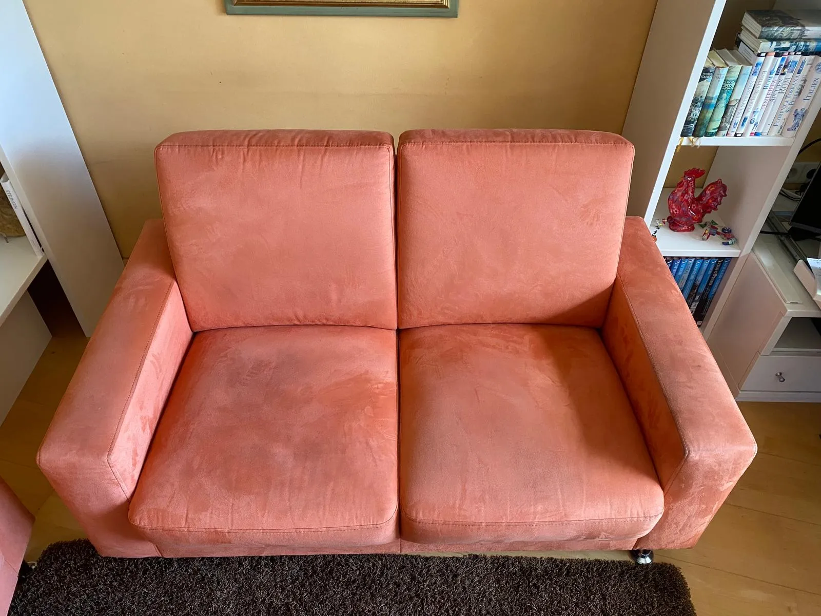 Vorher: Sofa · Mikrofaser vor der Reinigung