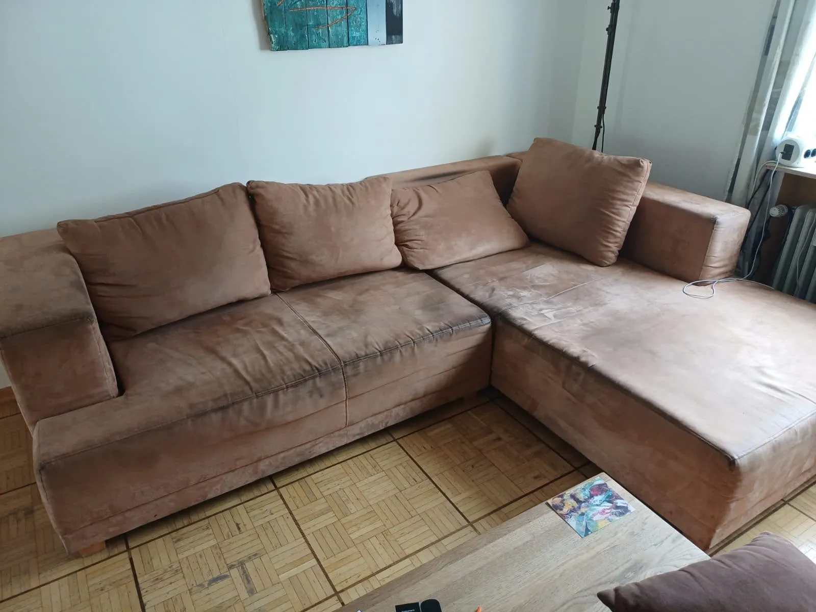 Vorher: Ecksofa · Mikrofaser vor der Reinigung